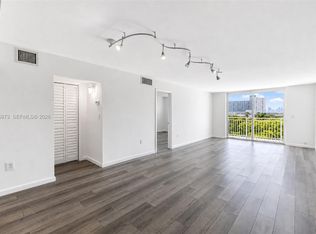 1045 10th St APT 604, Miami Beach, FL 33139