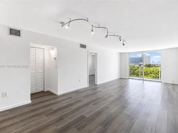 1045 10th St APT 604, Miami Beach, FL 33139