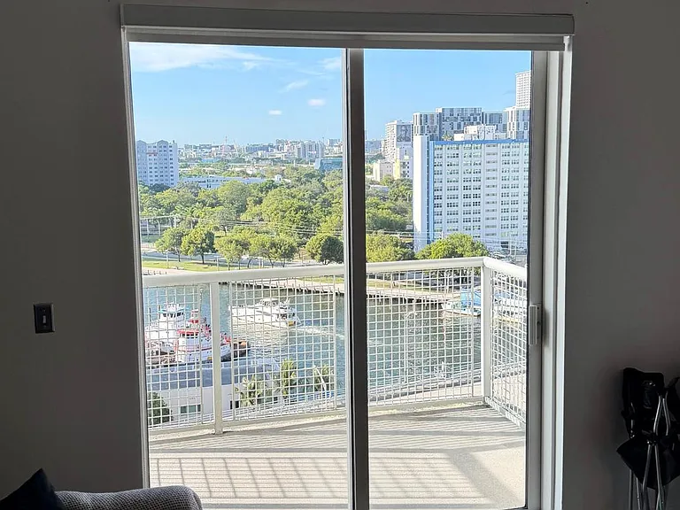 10 SW South River Dr #1208 — Photo 5