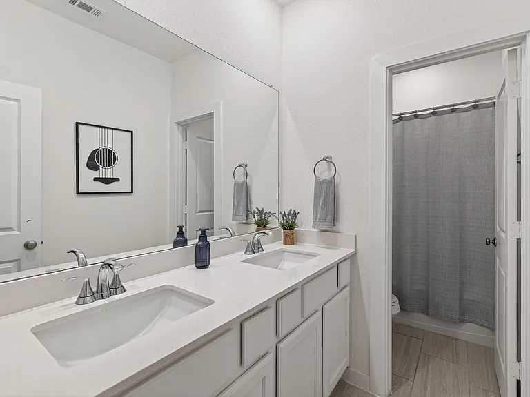 8145 Overland Grv — Photo 37