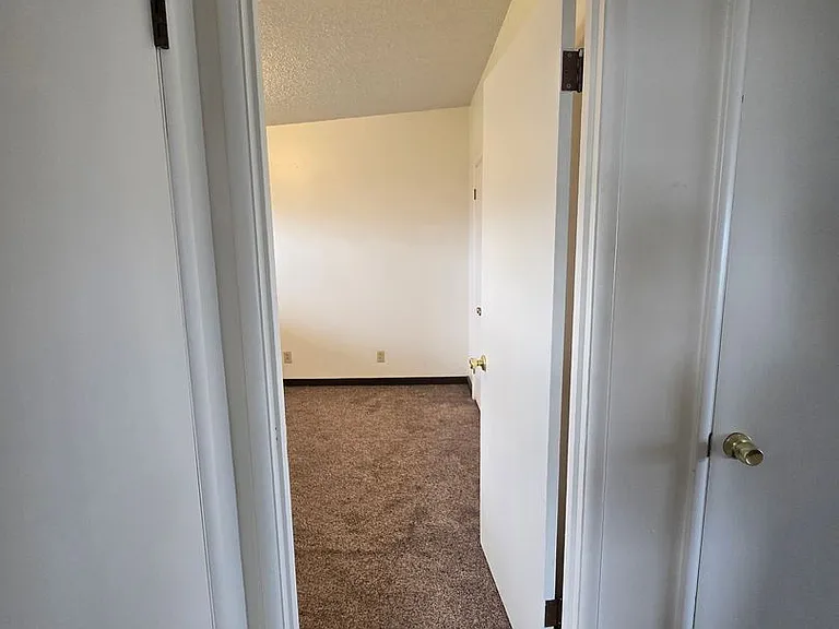 1619 W Pheasant St — Photo 19
