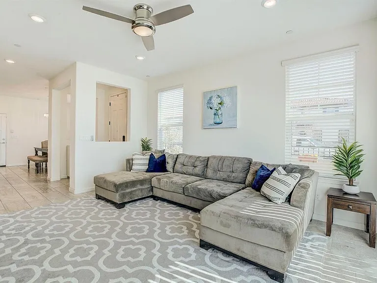4008 Gunnar Dr — Photo 2