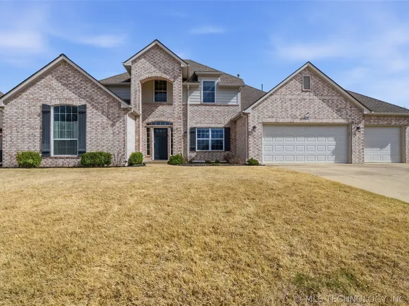 1202 Fairway St, Claremore, OK 74019
