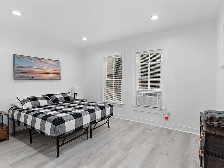 412 E Harwood St #3 — Photo 13