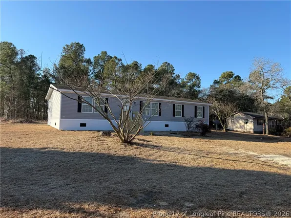 241 Patches Ln, Roseboro, NC 28382