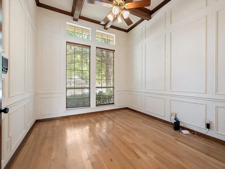 1004 Chimney Hill Trl — Photo 4