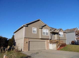 608 154th Pl, Basehor, KS 66007