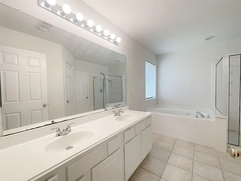 3426 Auburn Hollow Ln — Photo 13