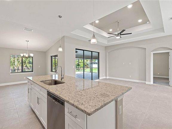 4th image of 2130 Country Club Blvd
