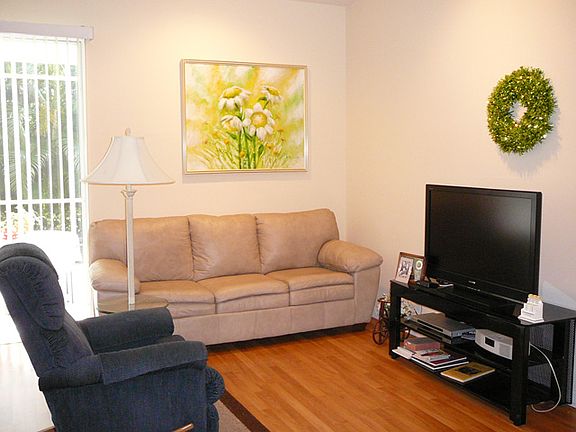 3rd image of 890 11th Drive