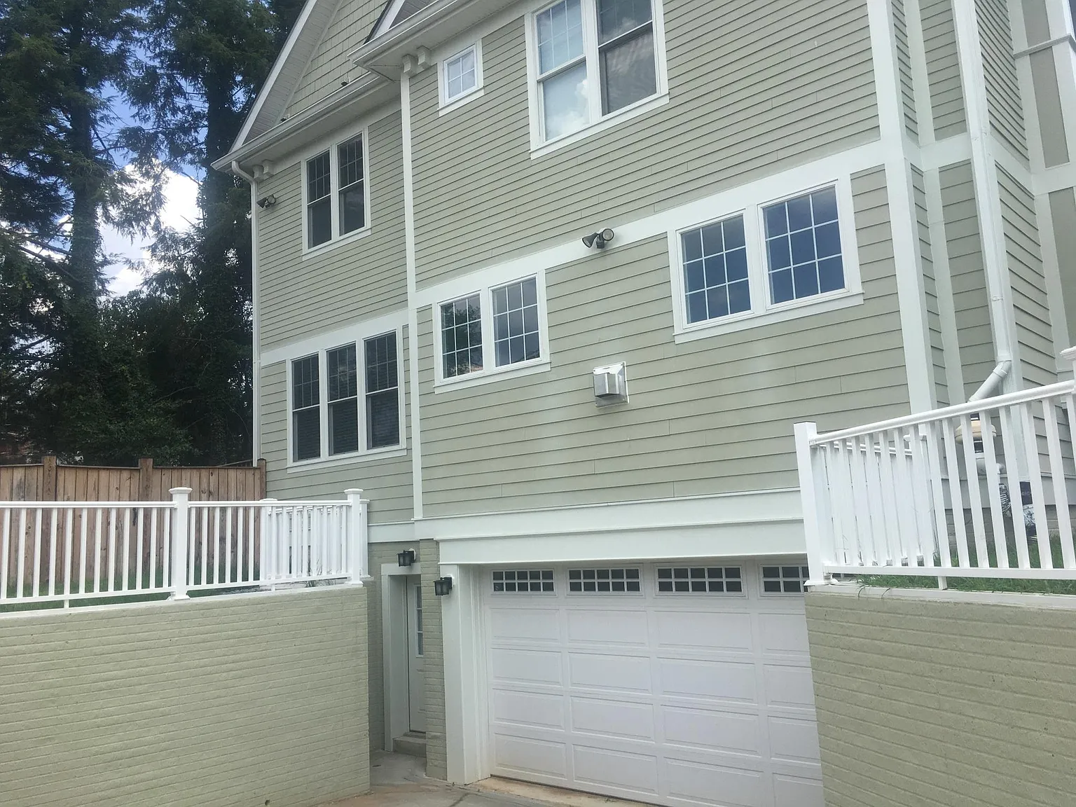 9501 Edgeley Rd — Photo 1