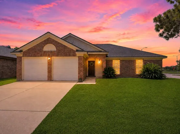 4402 Leyland Dr, Pearland, TX 77584