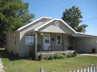 708 S Vine St, Effingham, IL 62401