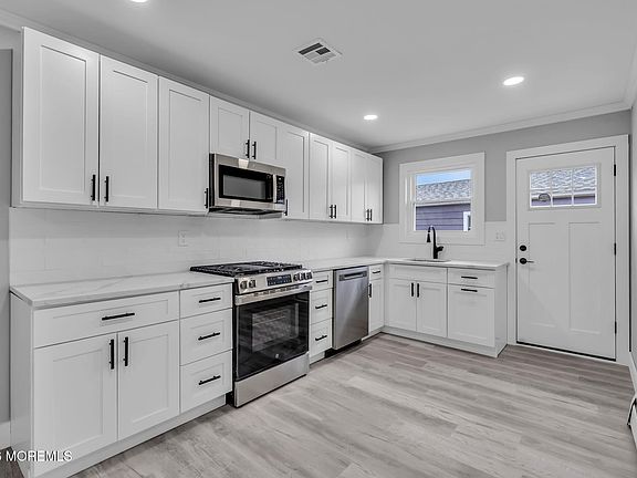 2nd image of 15 Roxton Place