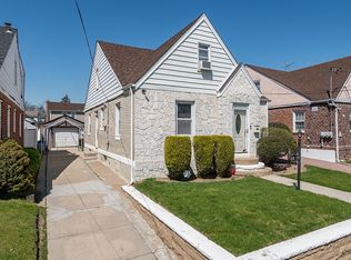 13824 230th Pl, Springfield Gardens, NY 11413