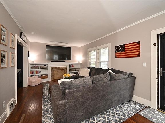 5th image of 1457 Rockland Ave