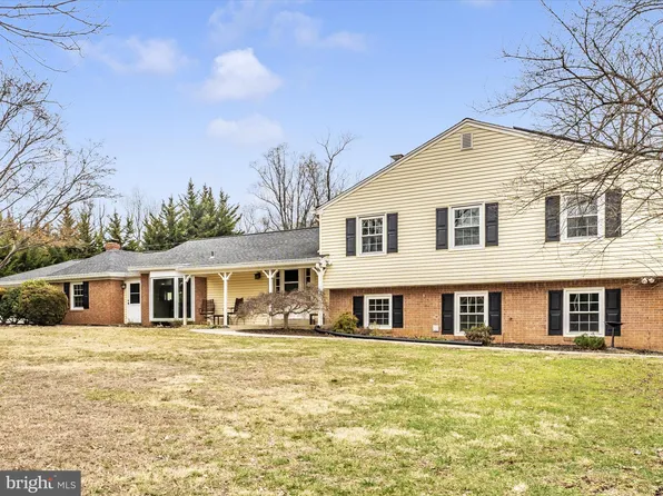 13120 Chestnut Oak Dr, Gaithersburg, MD 20878