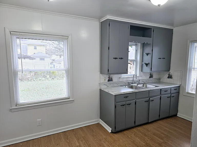 1106 Lincoln Ave — Photo 3