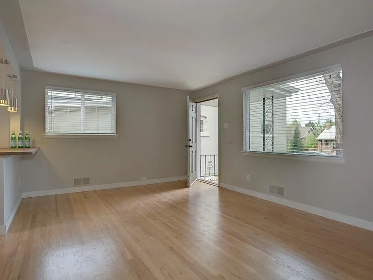 450 S Emerson St — Photo 6