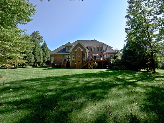 3rd image of 8245 Ipswich Ct