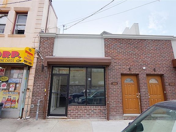 2nd image of 3018 Richmond Ter