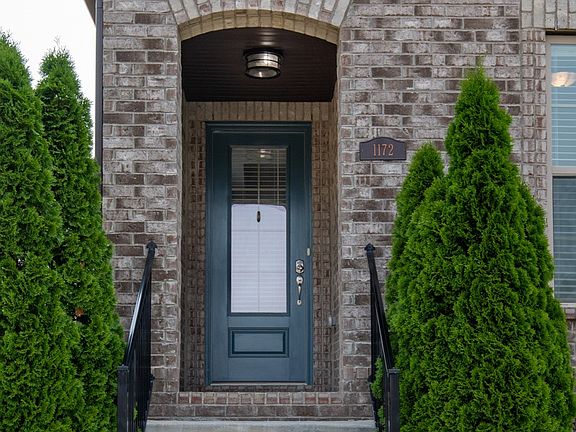 3rd image of 1172 Cavaletti Cir W