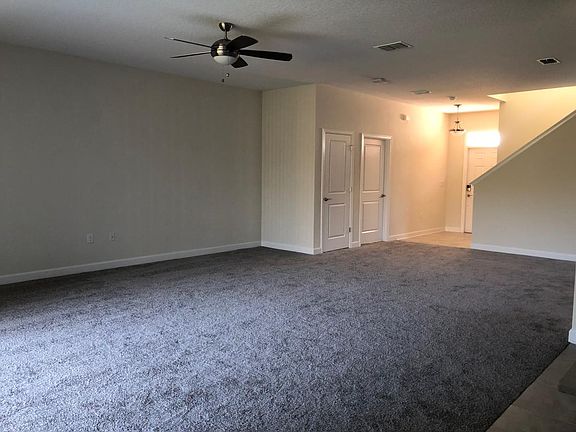 5th image of 584 Westchester Ct