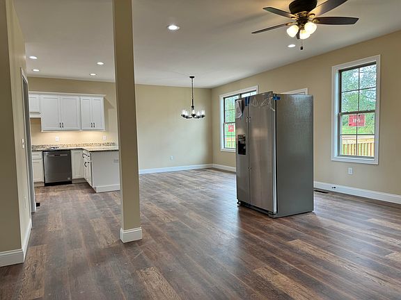 5th image of 1804 Adkinson Dr