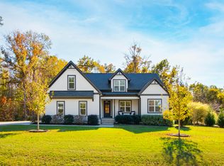 10 Chaucer Ct E, Zebulon, NC 27597