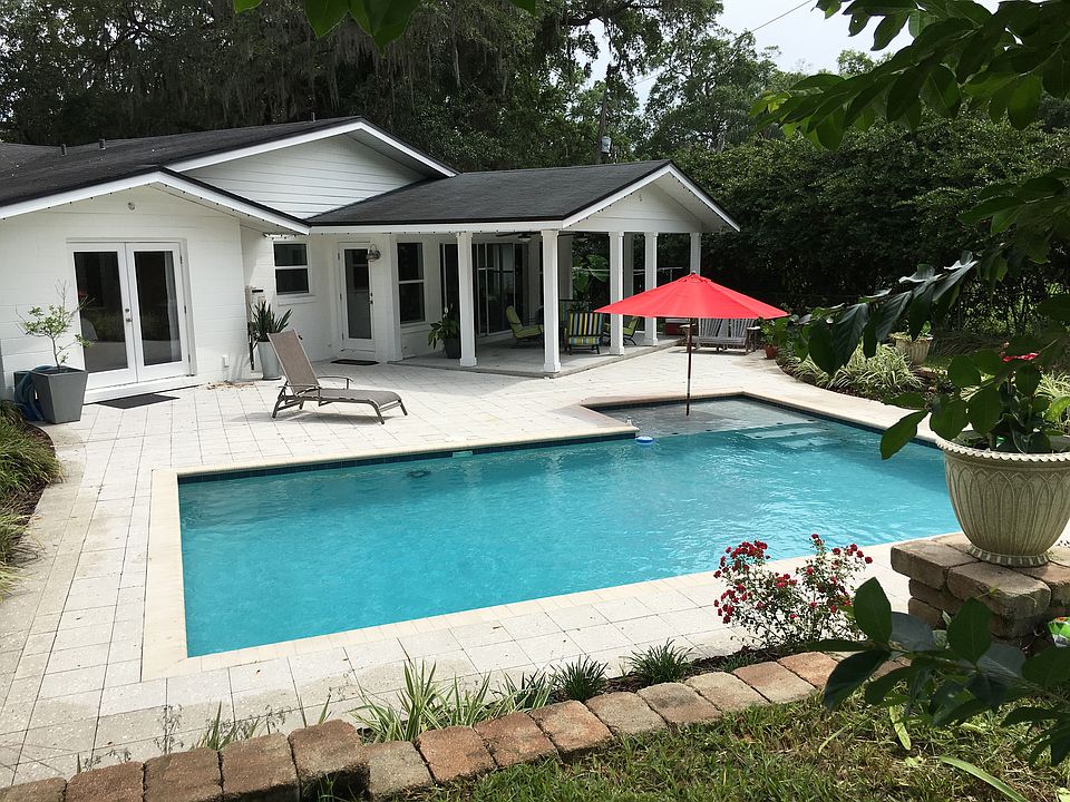 Outdoor living at its best!