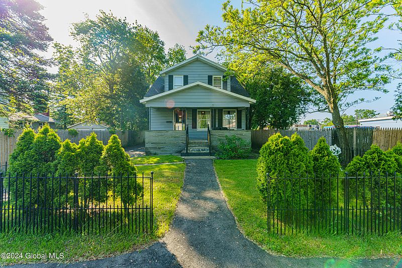 2nd image of 6 Corlaer Avenue