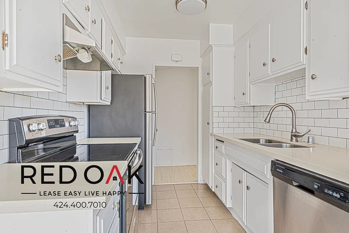 Building Photo - 2065 Rodney Dr #103