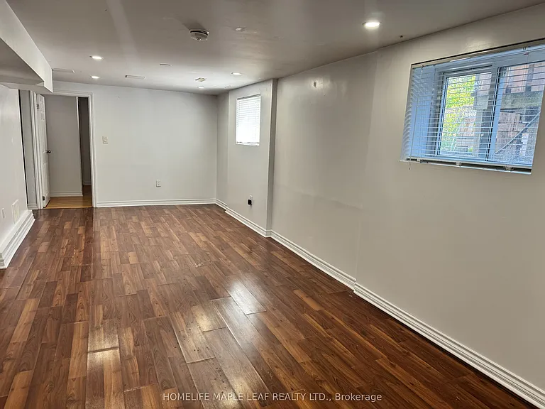 8 Montrose Pl — Photo 10