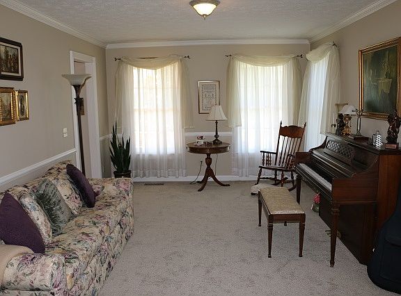 5th image of 76 Cherry Hill Ln