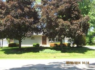 24 Northcrest Rd, Lake Zurich, IL 60047