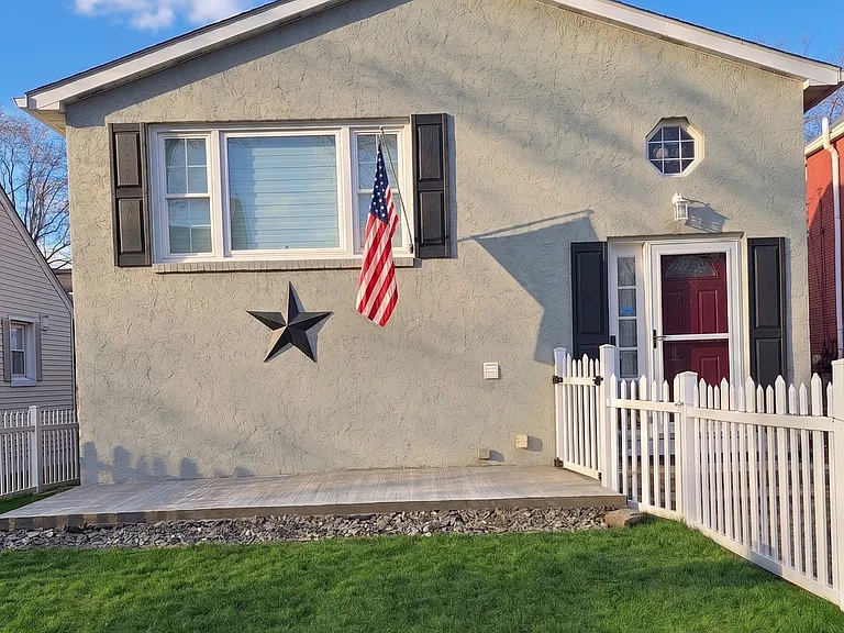 534 North Cir — Photo 32