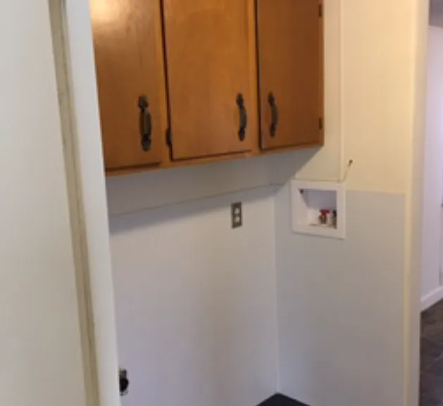 1909 W College St #6 — Photo 1