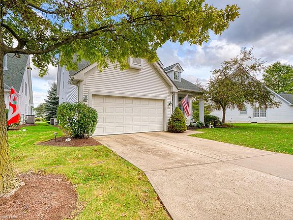 5th image of 110 Greenward Way N #17