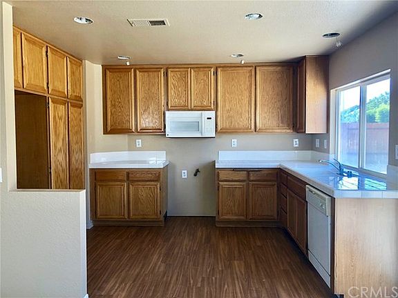 3rd image of 14449 Bailey Ct