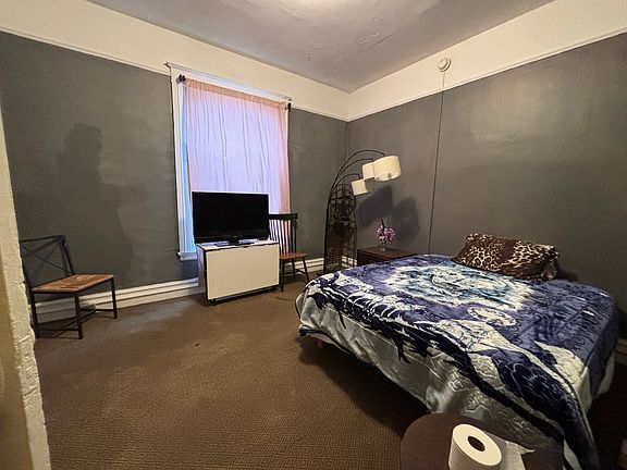 3rd image of 1098 Larkin St #1