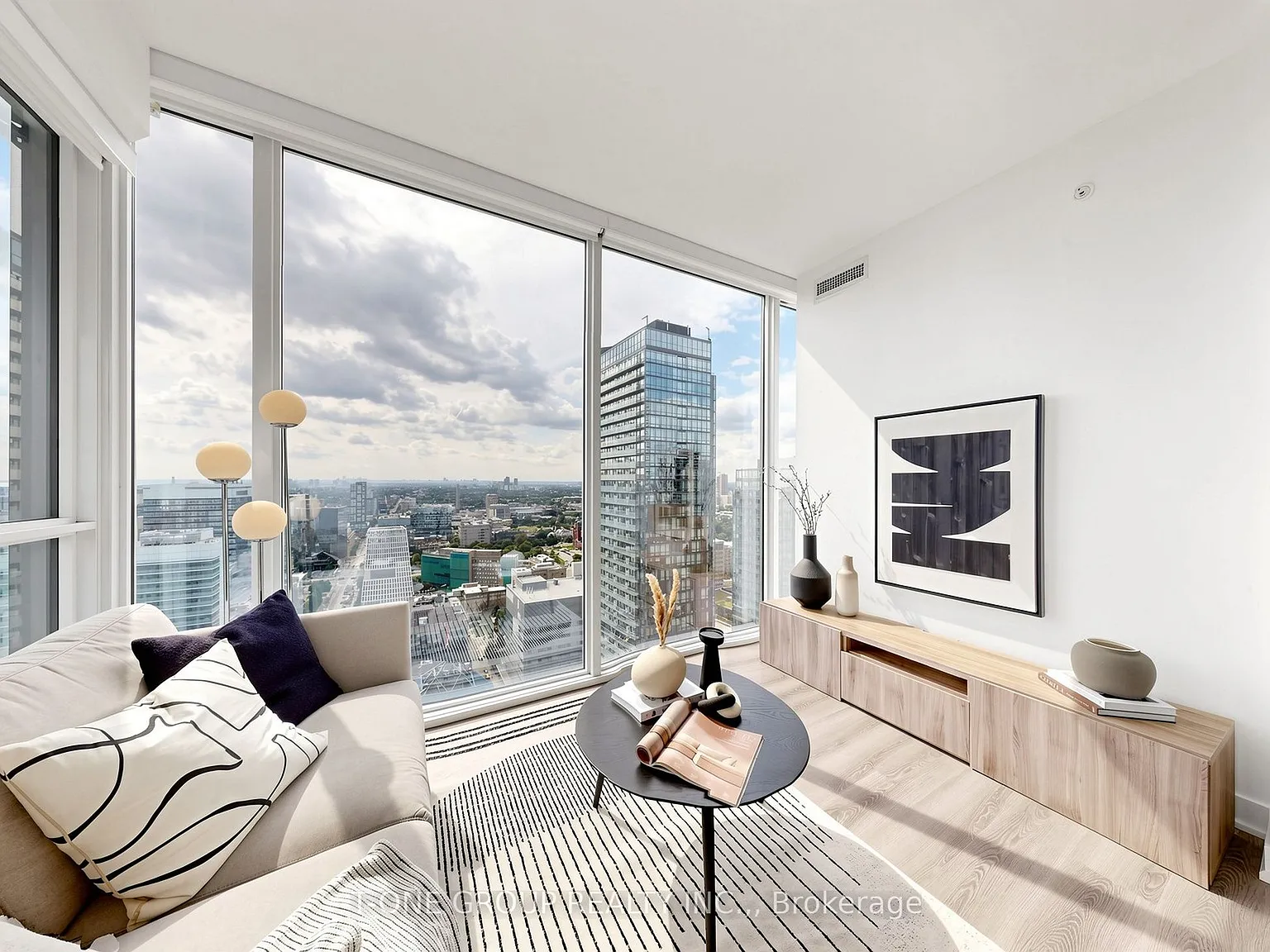 3 bed, $3,900 — Photo 3