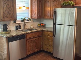 10106 W 95th St, Overland Park, KS 66212