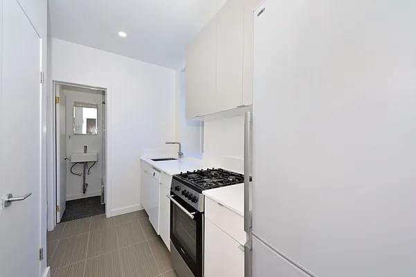 Rented by Aether Property Group | media 23