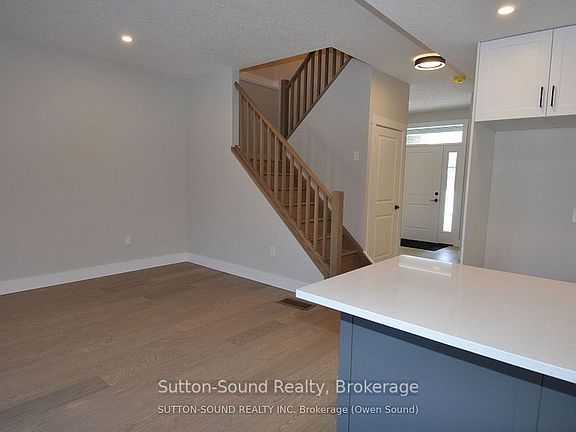 3rd image of 622 8th St W