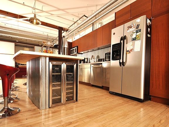 5th image of 500 Molino St APT 217