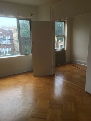 Rented by Metropolis International Realty Inc. | media 35