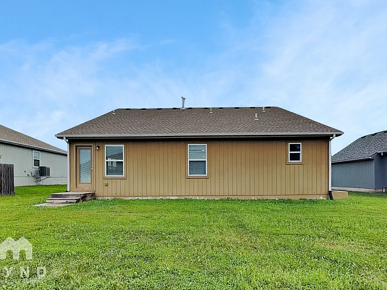 742 S Cypress St — Photo 20