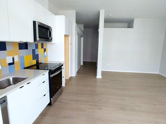 3rd image of 521 N Mangum St #23