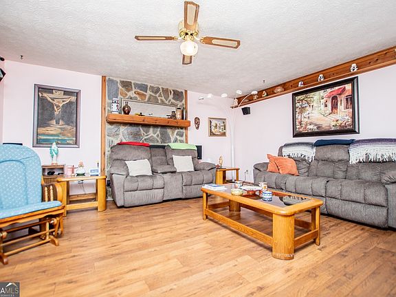 5th image of 55 Timbermill Cir