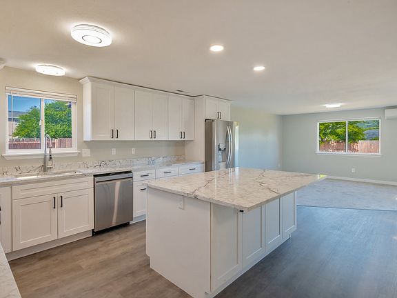 5th image of 315 Whitley St NW